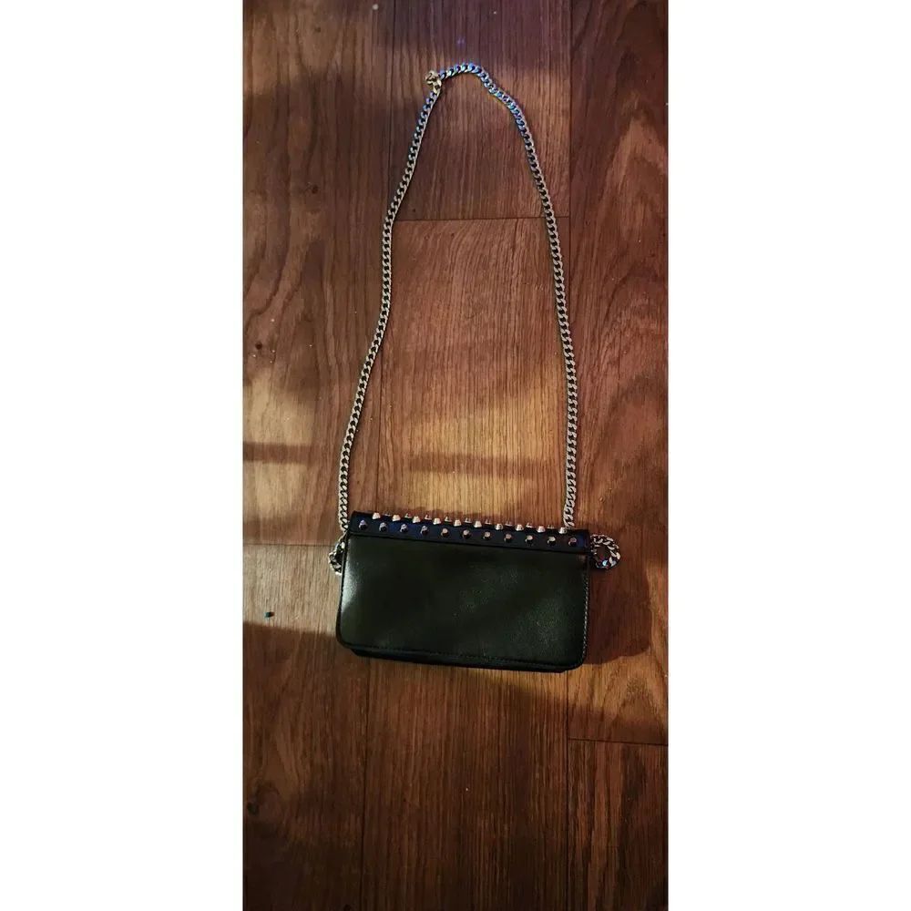 Forever 21 - Picture 2 of 6